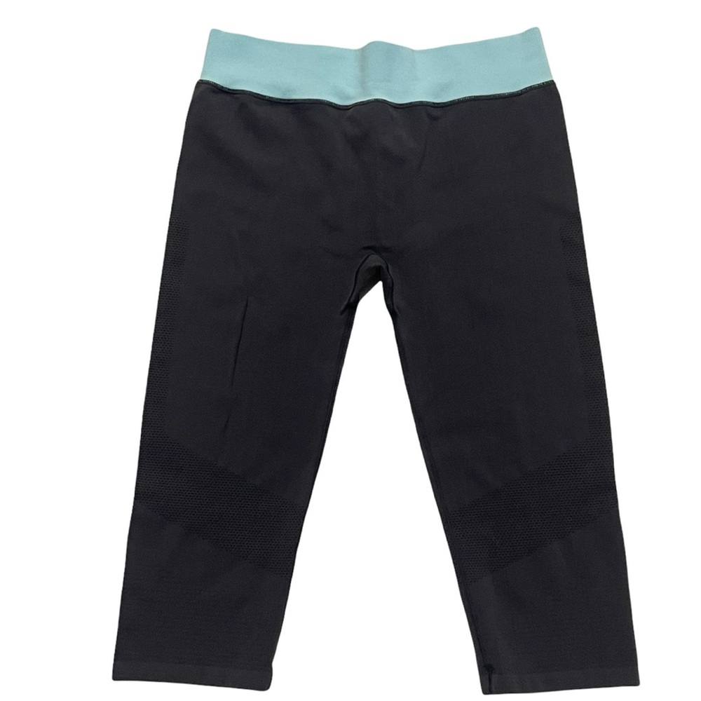 CHAMPION Duo Dry Knee Length Yoga Capris Leggings